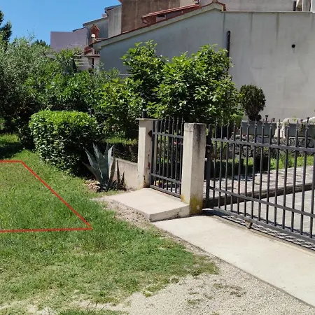 E&f, Veruda Porat, Free Parking * Πούλα