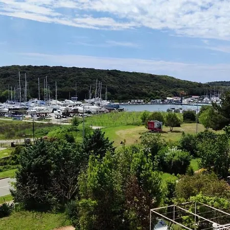 E&f, Veruda Porat, Free Parking Appartement *