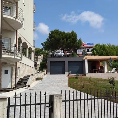 Apartment E&f, Veruda Porat, Free Parking Pula