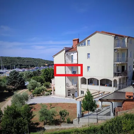 E&f, Veruda Porat, Free Parking Appartement